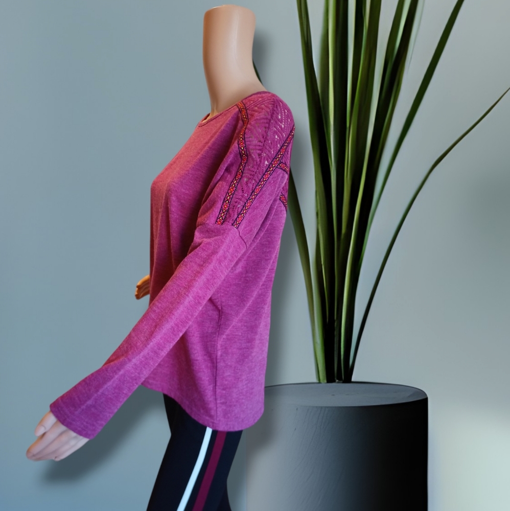 Ya Los Angeles Women's Pink Relaxed Batwing Sleeve Crochet Top - Picture 6 of 16